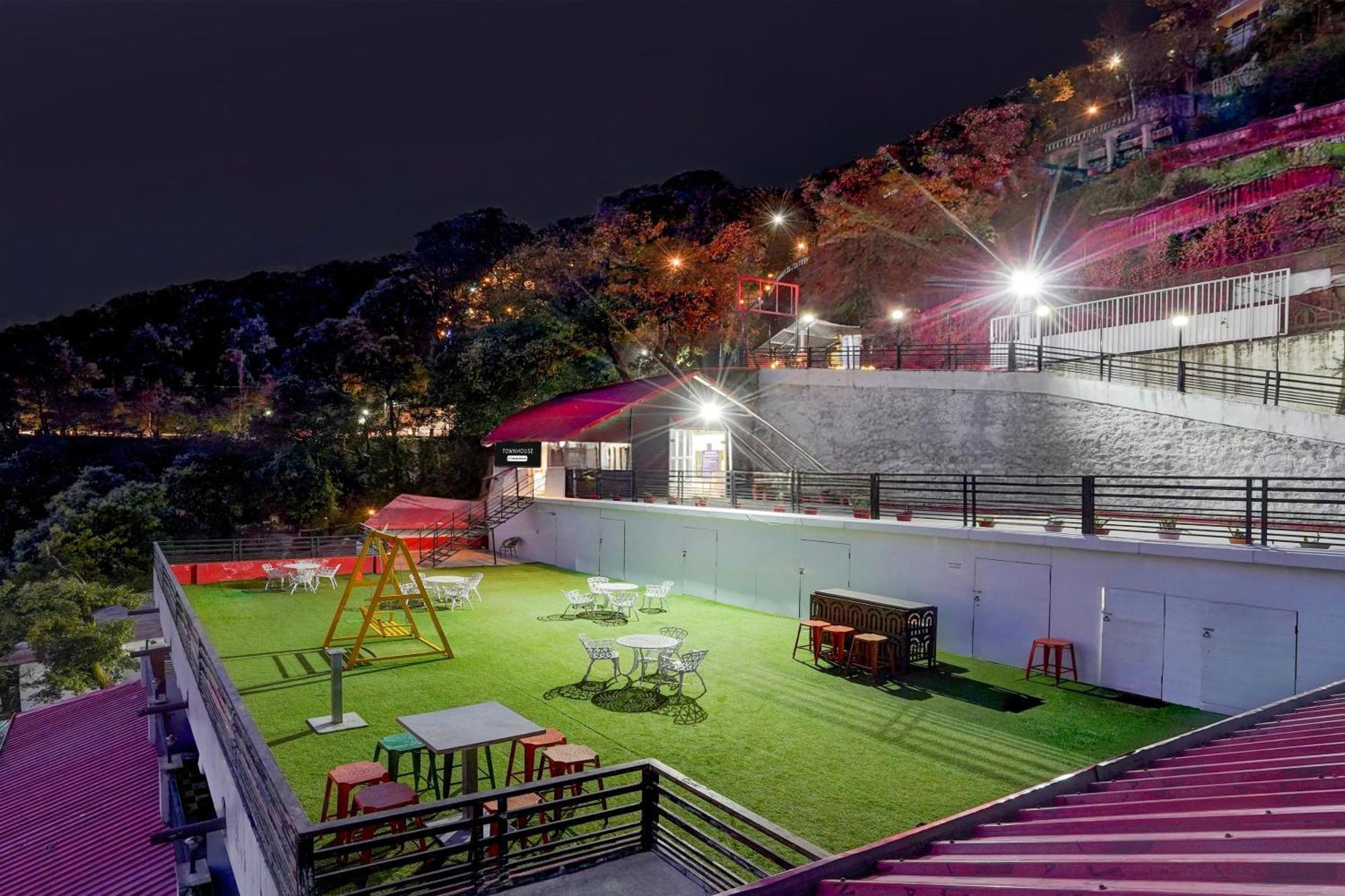 Super Townhouse Mall Road Near Library Chowk Mussoorie Exterior photo